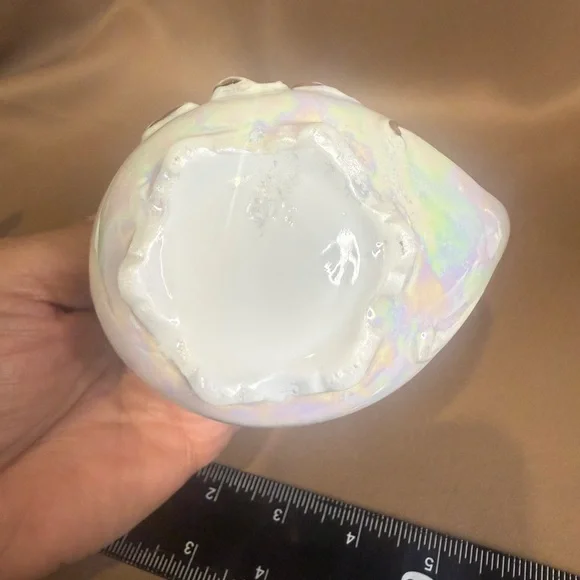 Porcelain footed creamer with iridescent finish and gold trim - Picture 3 of 7